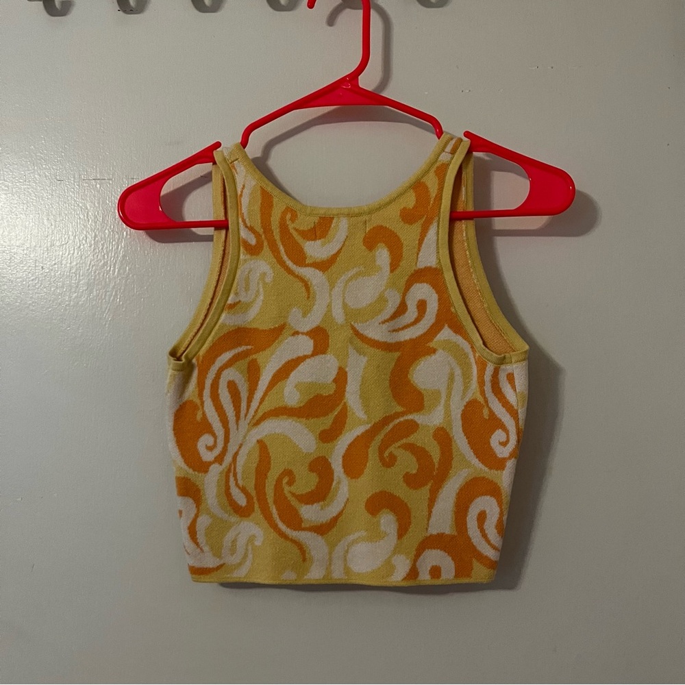 La Hearts Yellow and Orange Swirl Crop Top - Picture 3 of 3